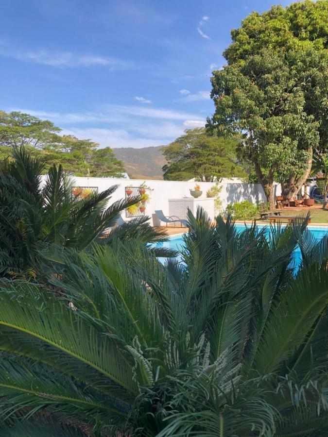 Villa Casa Dom Quixote, Pequena Chacara No Centro Da Cidade Atibaia Exterior foto